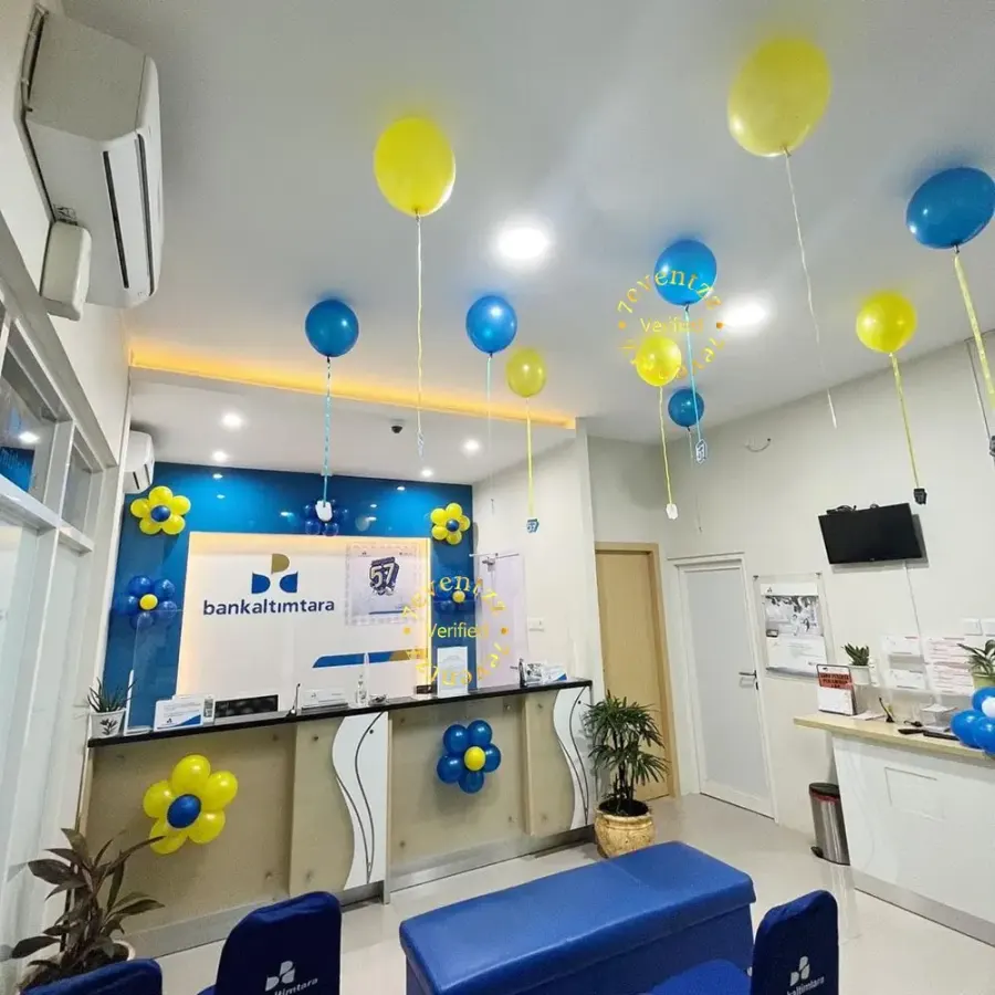 Office Anniversary Balloon Decor — photo 2
