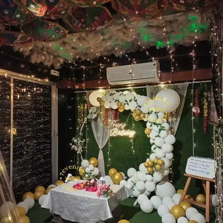 Indoor Dinner Setup for Birthday — photo 2
