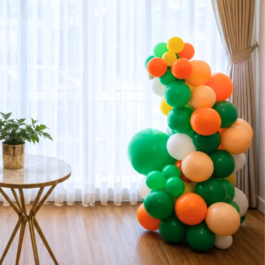 Balloon Decoration on Wall — photo 2