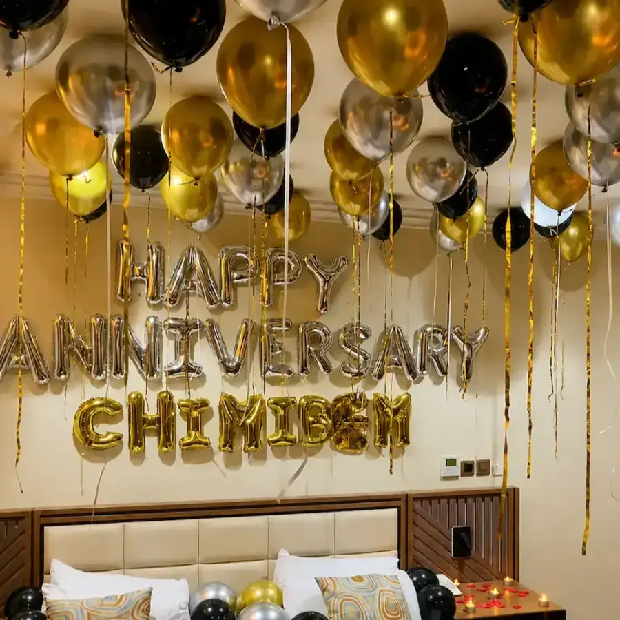 Romantic Anniversary Room Decoration — photo 3