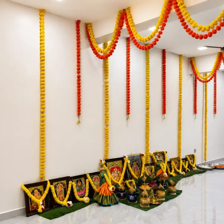 Traditional Housewarming Flower Decoration — photo 2